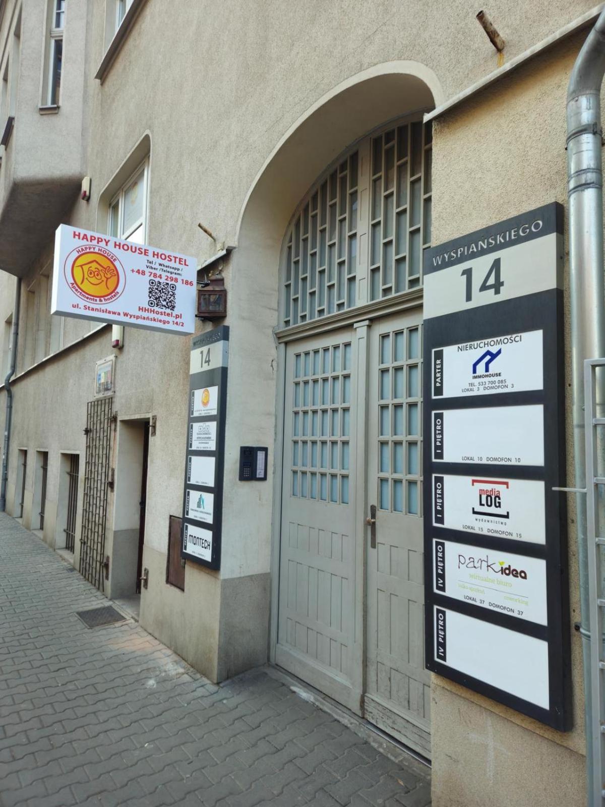 Happy House Hostel Познань Экстерьер фото