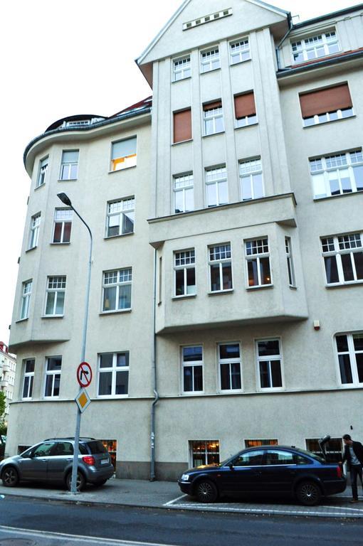Happy House Hostel Познань Экстерьер фото